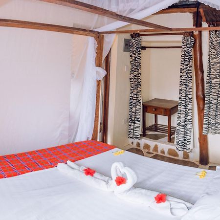 Kijani Cottages In Diani Диани-Бич Экстерьер фото