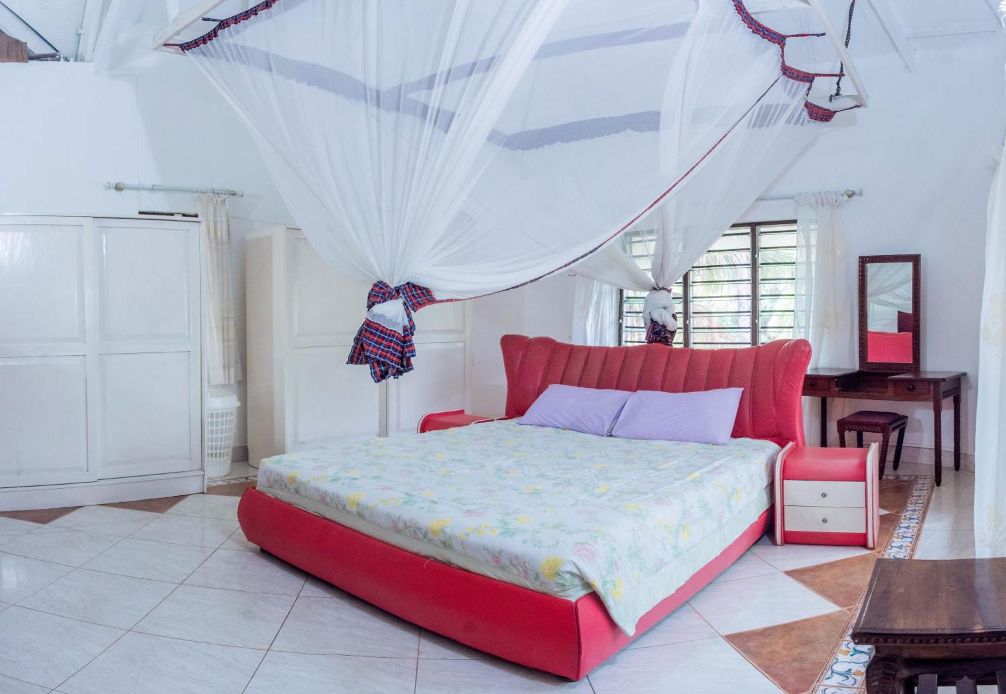 Kijani Cottages In Diani Диани-Бич Экстерьер фото