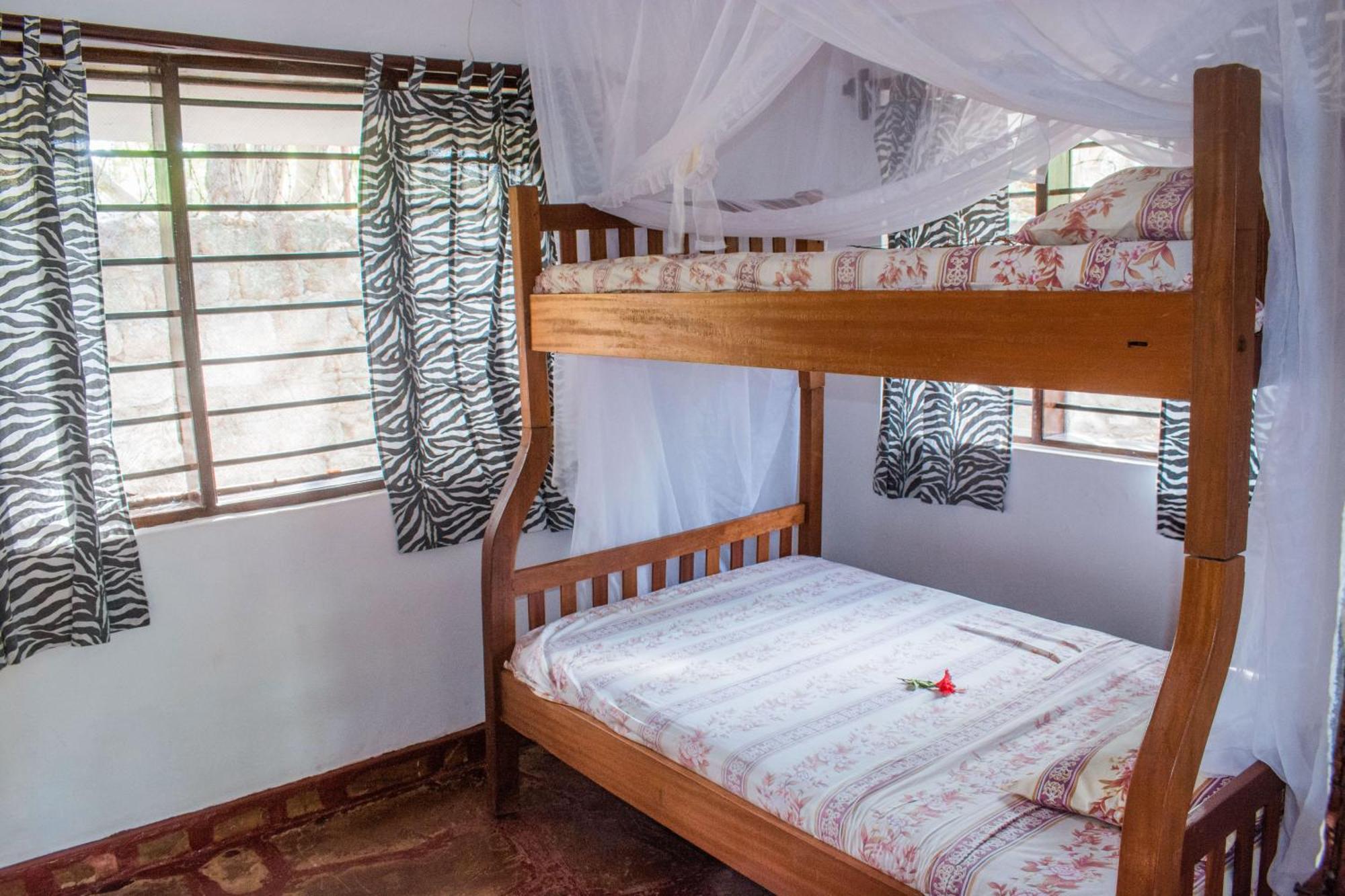 Kijani Cottages In Diani Диани-Бич Экстерьер фото