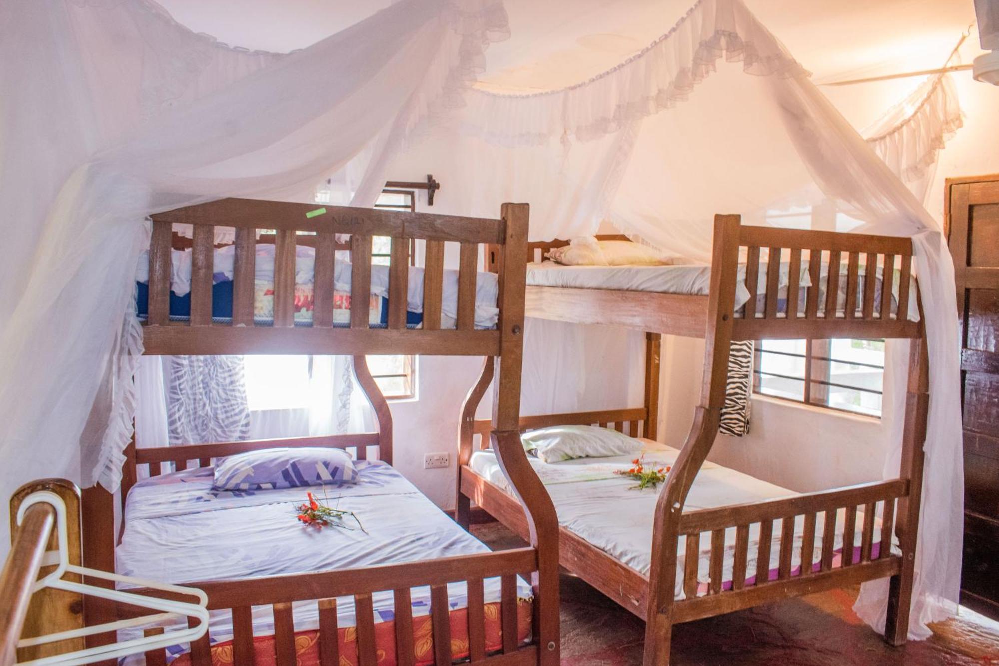 Kijani Cottages In Diani Диани-Бич Экстерьер фото