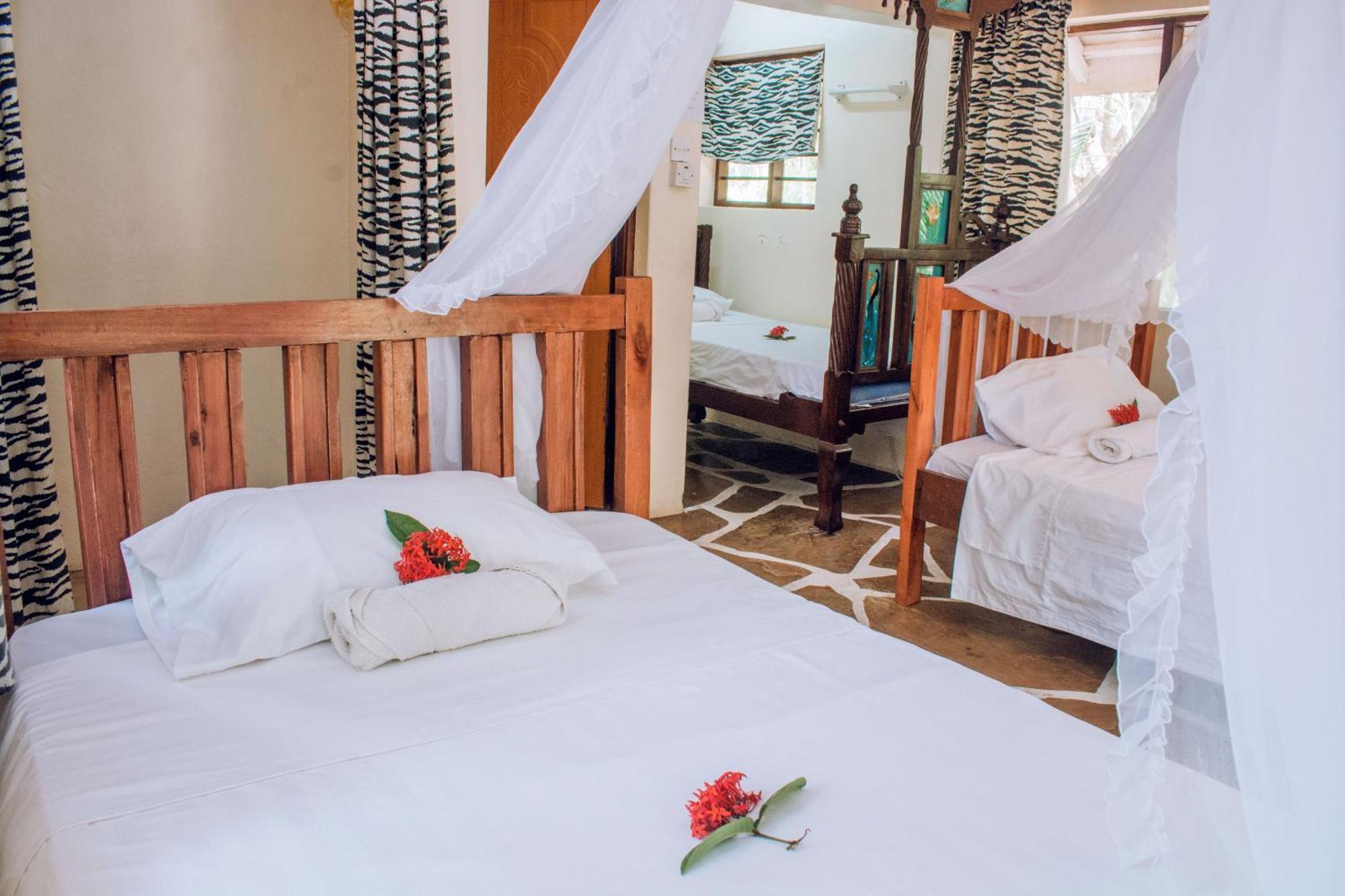 Kijani Cottages In Diani Диани-Бич Экстерьер фото