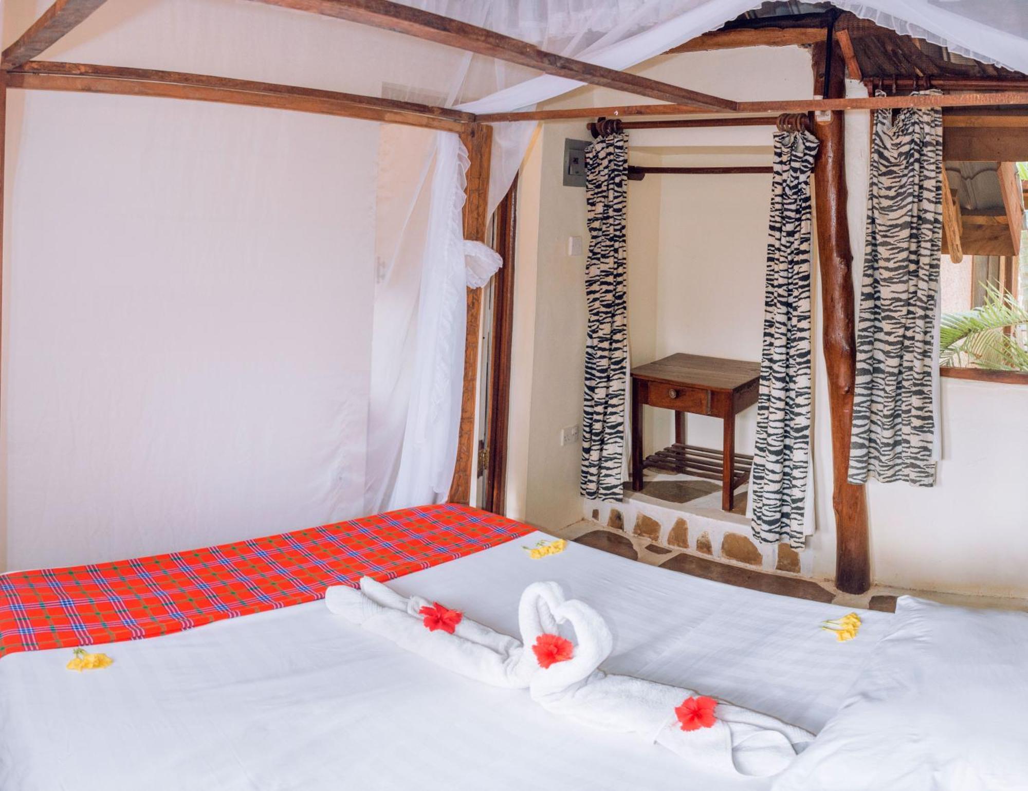 Kijani Cottages In Diani Диани-Бич Экстерьер фото